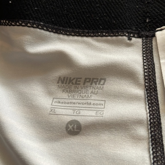 Nike Pro tight in good condition - Picture 7 of 9